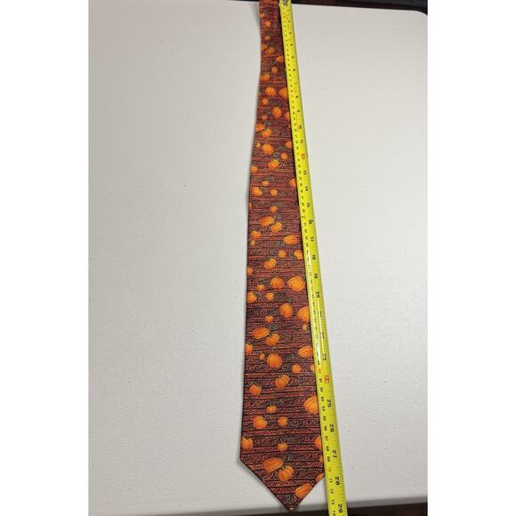 Pumpkin Silk Tie Hallmark Design Fall Thanksgiving Novelty Seasonal Concepts - Picture 6 of 6